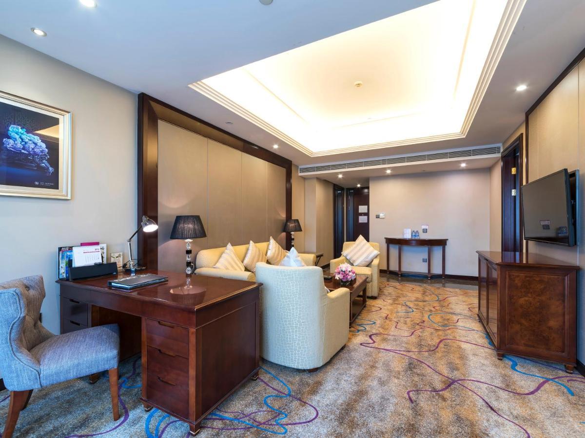 Shenzhen Baohengda International Hotel Exterior photo
