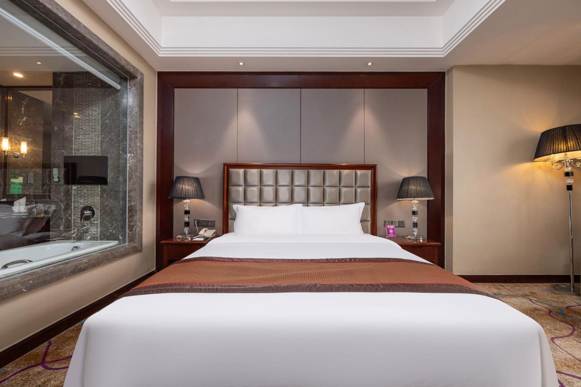 Shenzhen Baohengda International Hotel Exterior photo