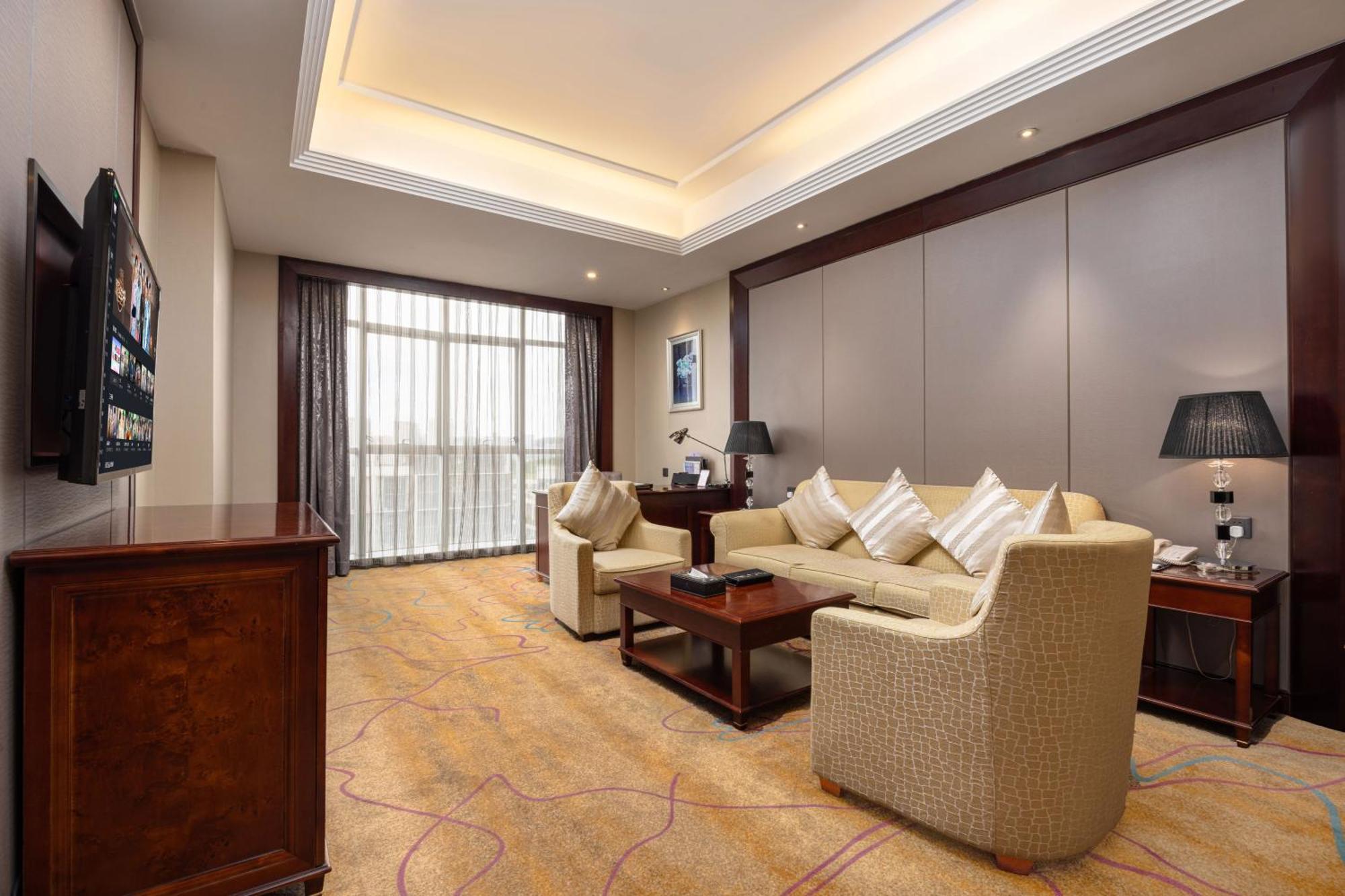 Shenzhen Baohengda International Hotel Exterior photo