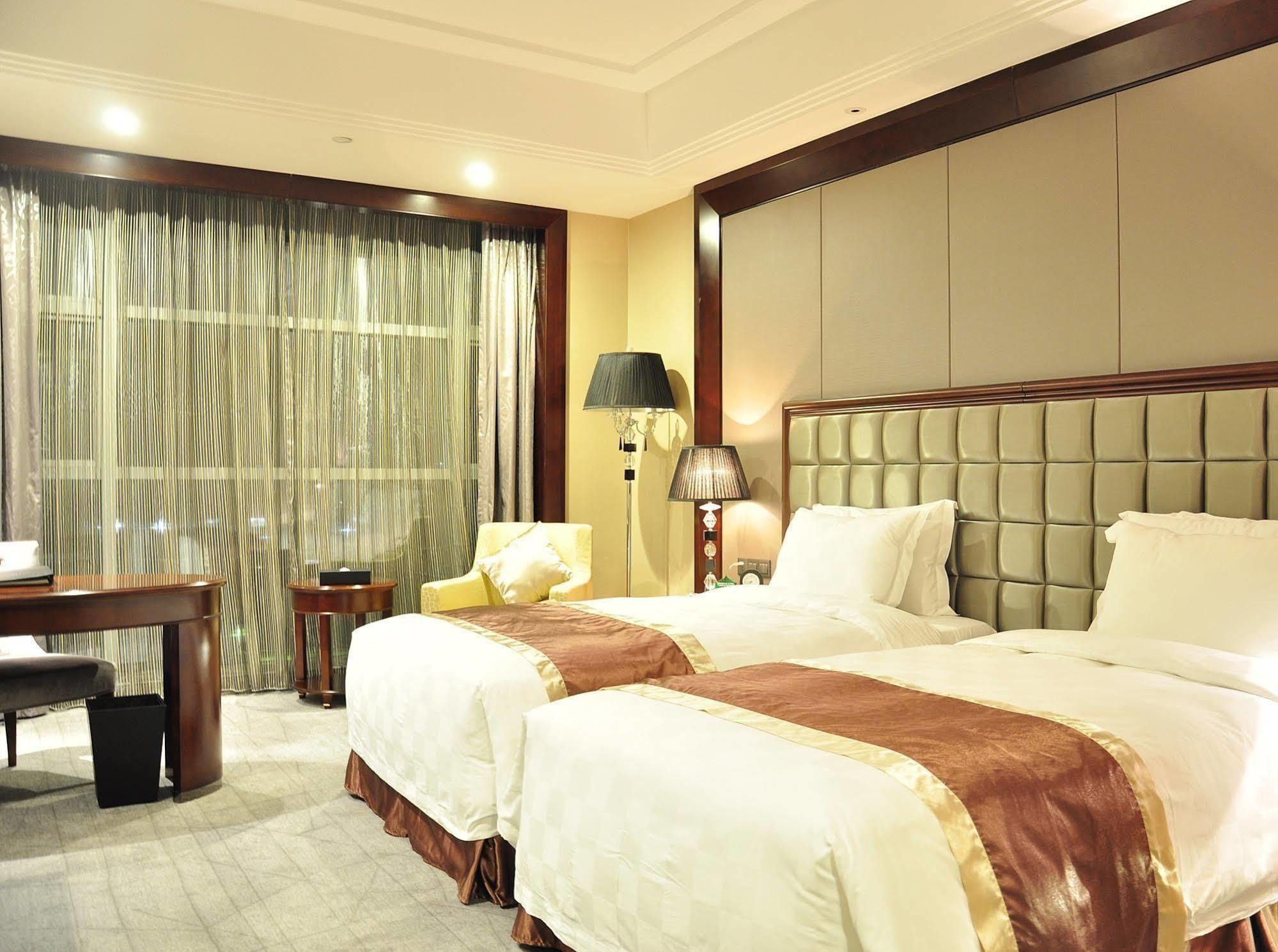 Shenzhen Baohengda International Hotel Exterior photo